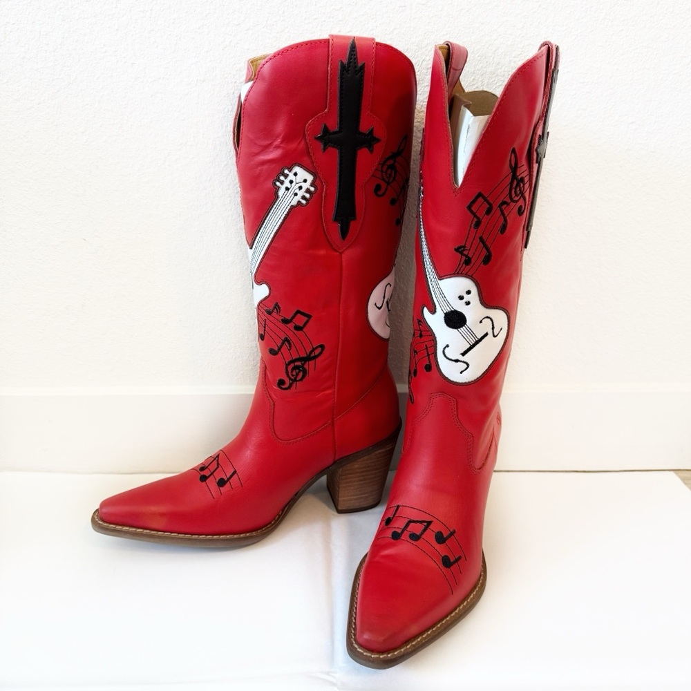 Dingo Red Music-Themed Heeled Boots